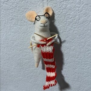 Knitting Mouse Critter